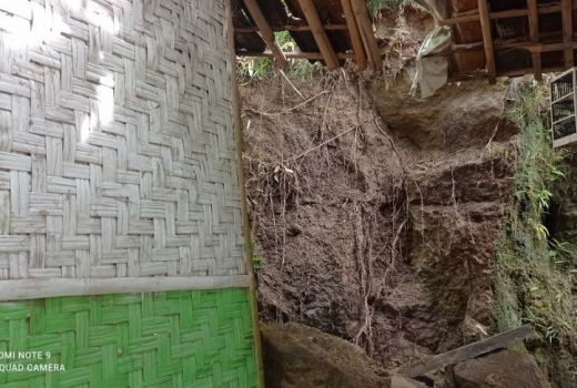 Waspada! Tanah Longsor di Ponpes Cipendeuy Memakan Korban - GenPI.co BANTEN
