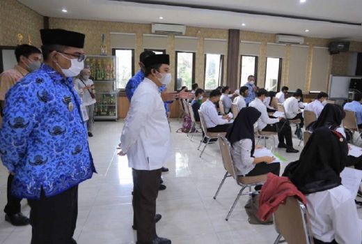 Wali Kota Tinjau Pelaksanaan Tes Psikologi di Job Fair Kelurahan - GenPI.co BANTEN