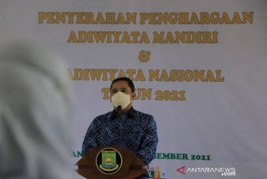 Mantap! 46 Sekolah Terima Penghargaan Adiwiyata 2021 - GenPI.co BANTEN