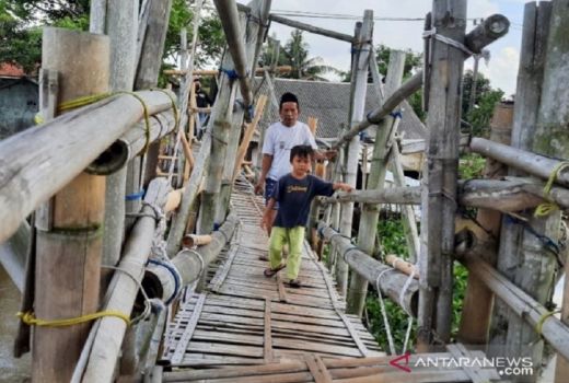 Warga Kronjo Minta Bantuan Renovasi Jembatan, Kondisinya Miris! - GenPI.co BANTEN