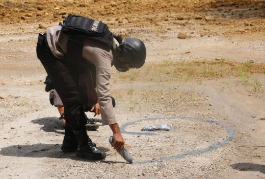 Polda Banten Musnahkan Sisa Bahan Peledak, Begini Prosesnya - GenPI.co BANTEN