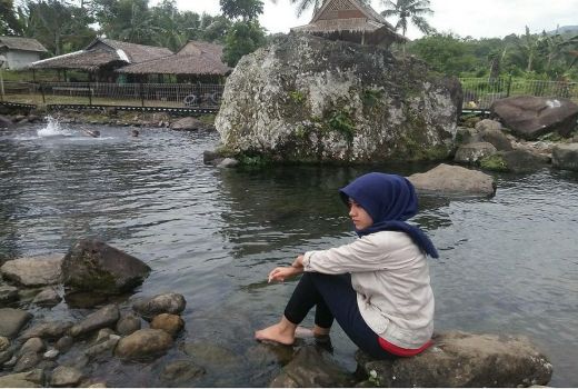 Pemandian Air Dingin Kaki Gunung Pulosari, Sensasi Mandi Air Es - GenPI.co BANTEN