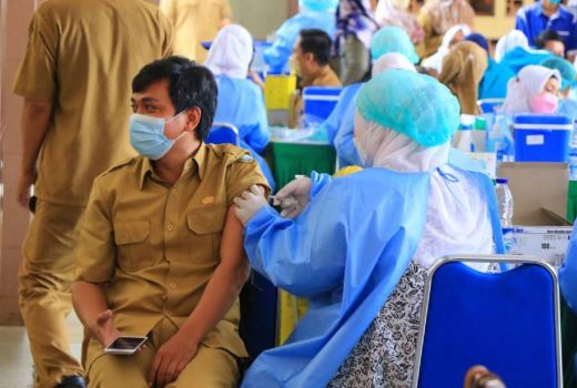 Vaksin Booster untuk ASN Targetkan 4.000 Dosis, Didominasi Guru - GenPI.co BANTEN