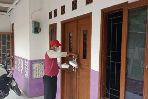 Wah, Cara Warga Kecamatan Pinang Bantu Pelaku Isoman Bisa Ditiru - GenPI.co BANTEN