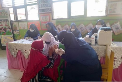 SDN Pagadungan 1 Mulai Berikan Vaksinasi Anak Dosis Satu - GenPI.co BANTEN