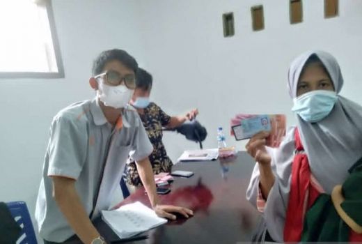 PT Pos Indonesia Cairkan BPNT di Pandeglang, Ini Syaratnya - GenPI.co BANTEN