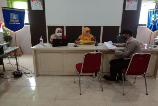 Polsek Cinangka Amankan Kegiatan Vaksinasi, Jaga Kepatuhan Prokes - GenPI.co BANTEN