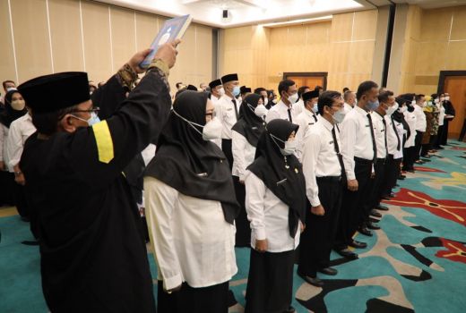 119 Kepala Sekolah di Tangsel Dilantik, Pemkot Tegas soal Korupsi - GenPI.co BANTEN