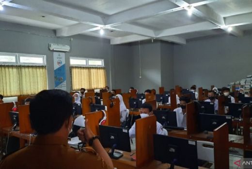 PTM 100 Persen Mulai Pertengahan April, Ini Pertimbangan Dindik - GenPI.co BANTEN