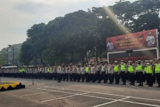 Cegah Anarko Ikut Aksi, Polres Metro Tangerang Sekat Perbatasan - GenPI.co BANTEN