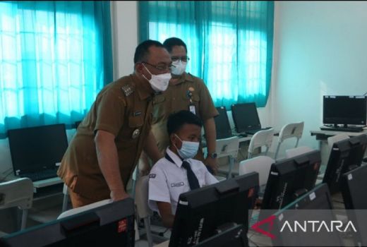 Pantau Ujian SMP, Walkot Cilegon Beberkan Harapannya pada Guru - GenPI.co BANTEN