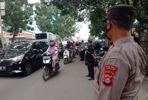 Polisi Amankan Perayaan Isa Almasih di 5 Gereja Tanpa Senjata - GenPI.co BANTEN