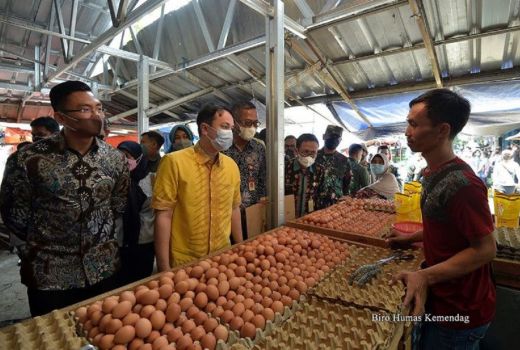 Pasokan Bahan Pokok di Pasar Lama Aman, Pemprov Banten Dipuji - GenPI.co BANTEN