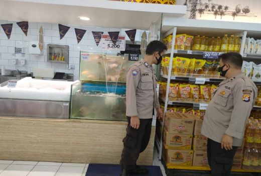Polsek Cibeber Pantau Ketersediaan Minyak Goreng di Pasaran - GenPI.co BANTEN