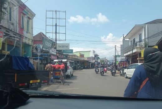 Warga Pesisir Pandeglang Tetap Beraktivitas Seperti Biasa - GenPI.co BANTEN
