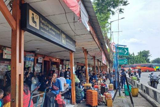 Puncak Arus Balik di Terminal Bus Terjadi pada Senin Pekan Depan - GenPI.co BANTEN