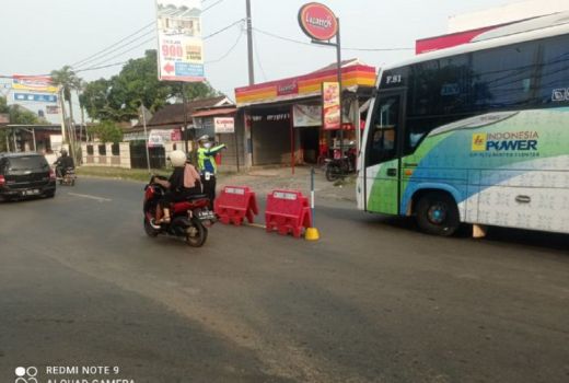 Pengendara Diminta Waspada, Polres Lebak Terapkan Sistem One Way - GenPI.co BANTEN