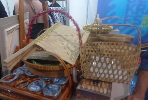 Sebegini Penghasilan Pemuda Perajin Bambu di Curugbitung, Lebak - GenPI.co BANTEN