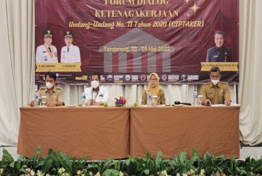 Konflik Buruh Masih Tinggi, Disnaker Gelar Forum Ciptaker - GenPI.co BANTEN