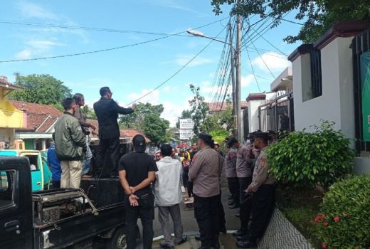 Lakukan Aksi, GOK Lebak Minta 2 Hakim PN Rangkasbitung Dipecat - GenPI.co BANTEN