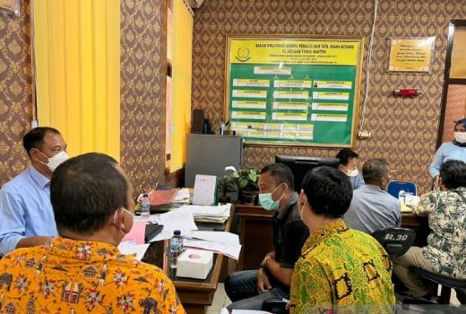 Berikut Nama 20 Perusahaan Penunggak Pajak Kendaraan di Banten - GenPI.co BANTEN