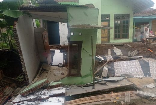 Hamdalah, Dana Tunggu Hunian untuk Korban Tanah Bergerak Cair - GenPI.co BANTEN