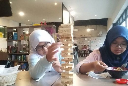 Tempat Ngopi Asyik di Cilegon, Dadu Playroom Bisa Jadi Solusi - GenPI.co BANTEN