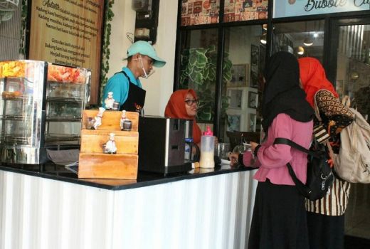 Bubble Cafe & Gallery, Tempat Ngopi dan Nongkrong Sambil Beramal - GenPI.co BANTEN