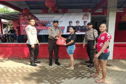 Polsek Panongan Salurkan Bantuan Kepada Korban Covid-19 - GenPI.co BANTEN