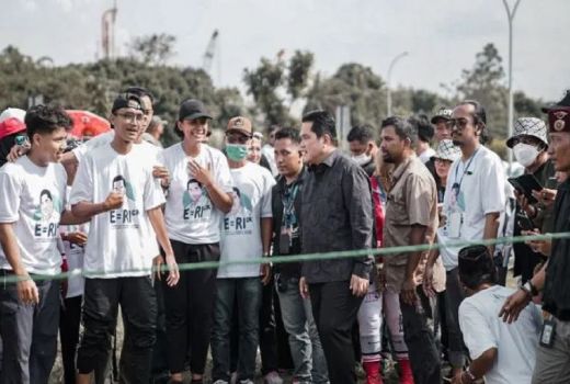 Erick Thohir Jajal Permainan Tradisional Bersama Warga Tangsel - GenPI.co BANTEN