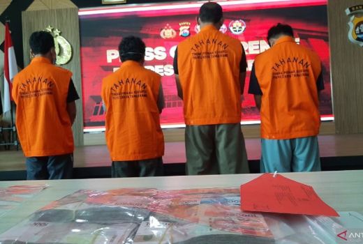 4 Tersangka Kasus Pungli PTSL di Tangerang Diamankan - GenPI.co BANTEN