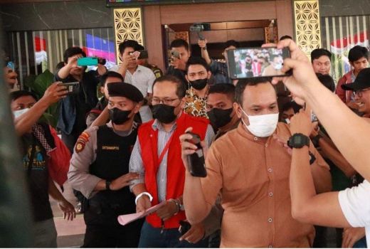 Kejati Banten Penjarakan 2 Tersangka Korupsi, Nilainya Rp 65 M - GenPI.co BANTEN