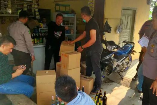 Jelang HUT RI, Polres Lebak Sita Ratusan Minuman Keras - GenPI.co BANTEN
