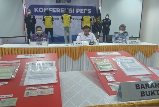 Pakai Visa Palsu, 3 Warga Pakistan Ditahan Imigrasi - GenPI.co BANTEN