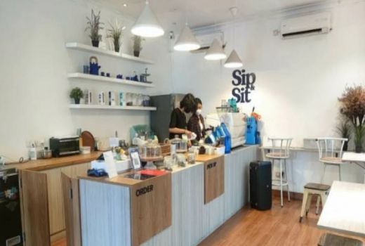 Menikmati Suasana Sambil Ngopi di Sip&sit, Bikin Nyaman - GenPI.co BANTEN