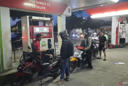 BBM Meroket, Sejumlah SPBU di Tangerang Diserbu Pembeli - GenPI.co BANTEN