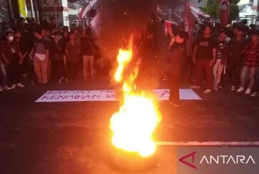 Aksi Mahasiswa Tolak Kenaikan Harga BBM Dibubarkan Rektor - GenPI.co BANTEN