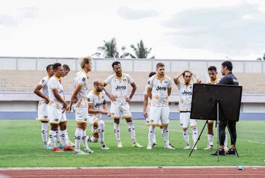 Dewa United Tanpa Laga Selama 20 Hari, Nil Maizar Beber Kondisinya - GenPI.co BANTEN