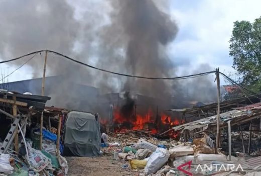 Penanak Nasi Korsleting, Lapak Limbah di Tangerang Kebakaran - GenPI.co BANTEN