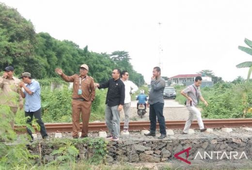 Jalur Frontage di Unyur Disorot, Wakil Ketua DPRD Kota Serang: Membahayakan! - GenPI.co BANTEN