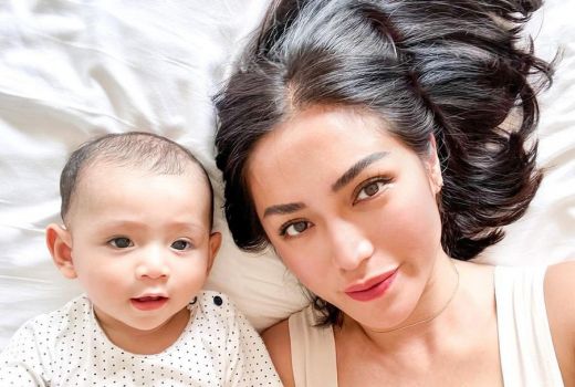 Anak Kedua Jatuh Sakit, Jessica Iskandar Minta Doa ke Netizen - GenPI.co BANTEN