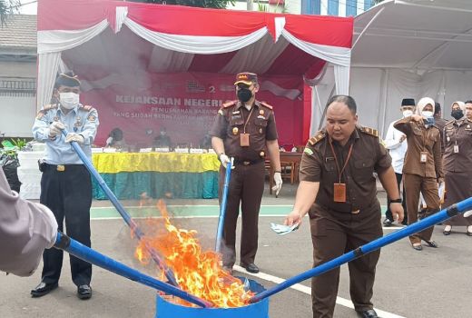 Musnahkan Barang Bukti, Kajari Serang Sebut Paling Banyak Narkoba - GenPI.co BANTEN
