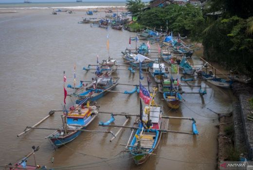 Ada Gelombang Air 4 Meter di Selatan Banten, Warga Pesisir Waspada - GenPI.co BANTEN