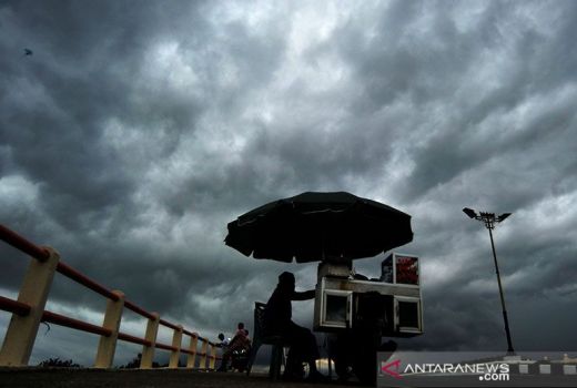 Sejumlah Wilayah Banten Bakal Diguyur Hujan Seharian, Kata BMKG - GenPI.co BANTEN