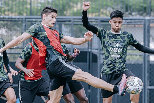 Alfredo Vera Minta Persita Fokus Hadapi Bhayangkara FC - GenPI.co BANTEN