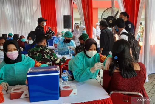 8.600 Warga Tangerang Sudah Dapat Vaksinasi Booster Kedua - GenPI.co BANTEN