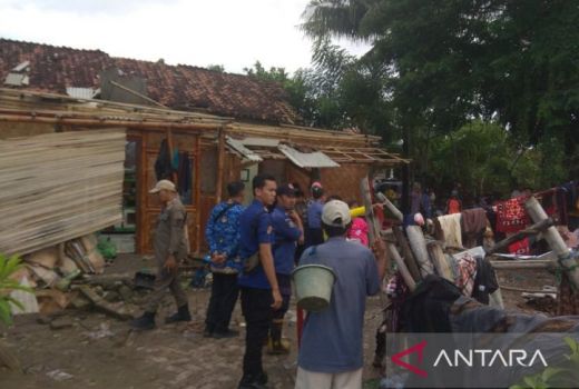 Diterjang Angin Puting Beliung, 69 Rumah Warga Tangerang Rusak - GenPI.co BANTEN