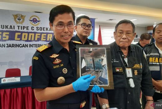 Bea Cukai Soetta Bongkar Penyelundupan 2.030 Ml Kokain Cair dari Brasil - GenPI.co BANTEN