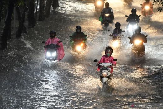 BMKG Sebut 3 Wilayah di Banten Bakal Dilanda Cuaca Ekstrem - GenPI.co BANTEN