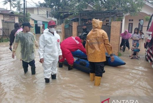 Tersengat Listrik saat Banjir, 3 Warga Tangerang Meninggal - GenPI.co BANTEN